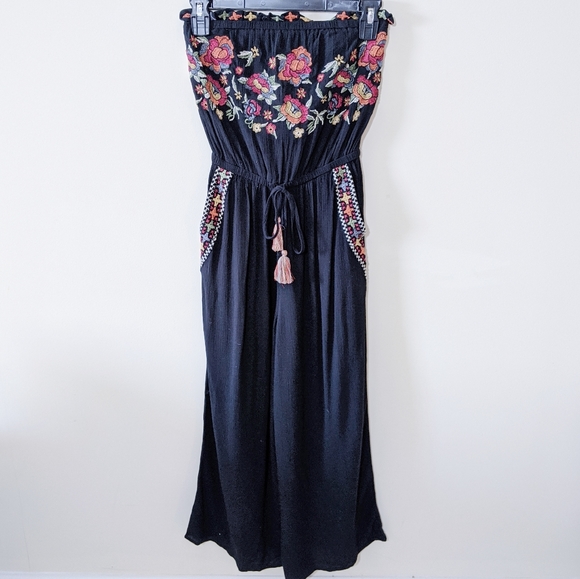 American Eagle Outfitters Pants - NWT American Eagle XS Black & Floral jumpsuit